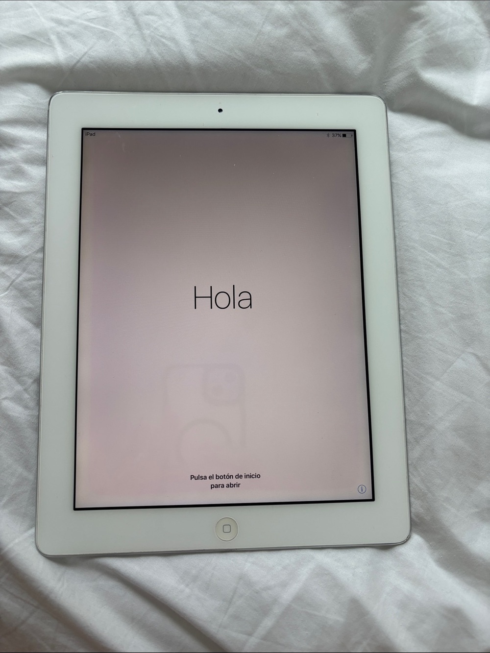 Apple iPad White Front Tablet
